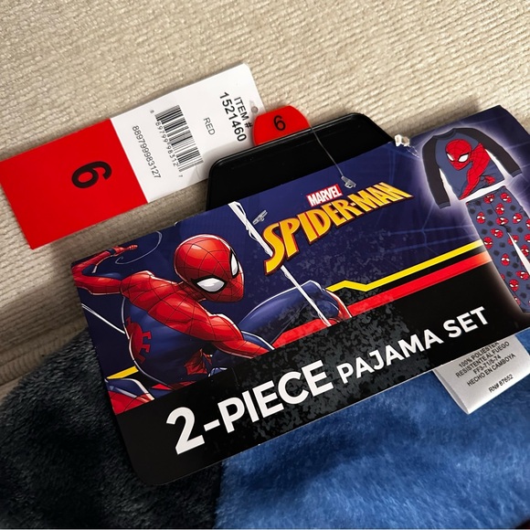 Boys Marvel Spider-Man Red and Blue Fleece Pajama Set - Picture 6 of 6